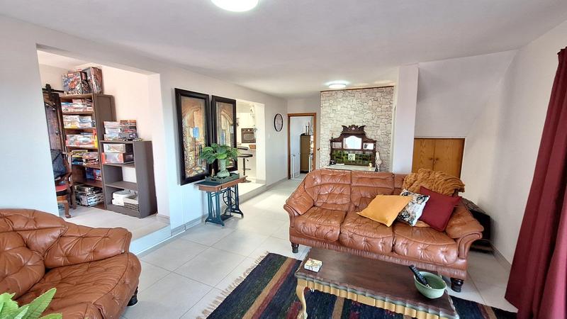 5 Bedroom Property for Sale in Reebok Western Cape